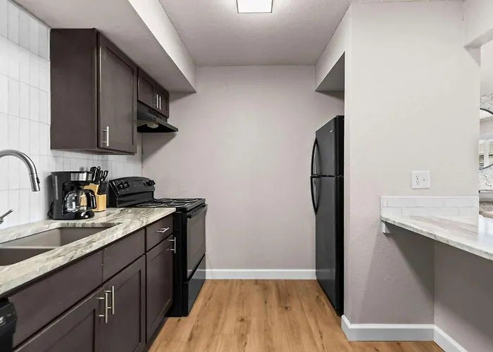 Newly Renovated Unit In Spfld #203 Springfield