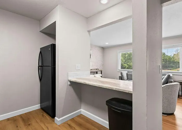 Apartamento Newly Renovated Unit In Spfld #203 *