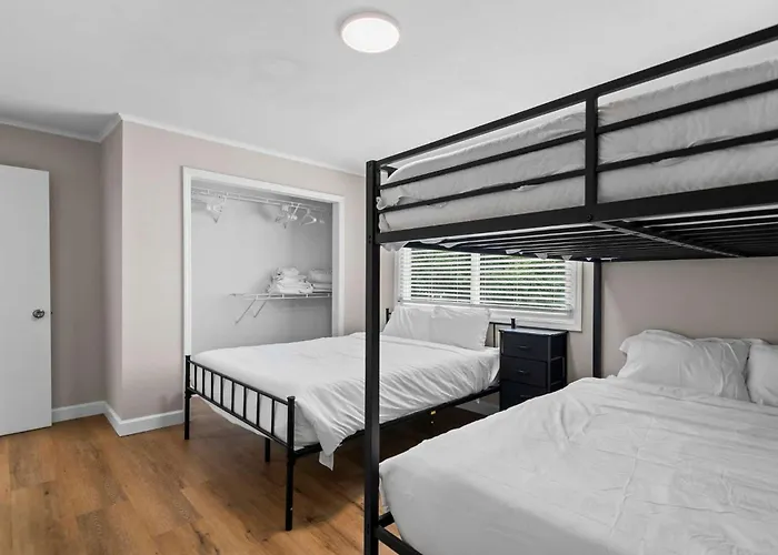 Newly Renovated Unit In Spfld #203 * Springfield